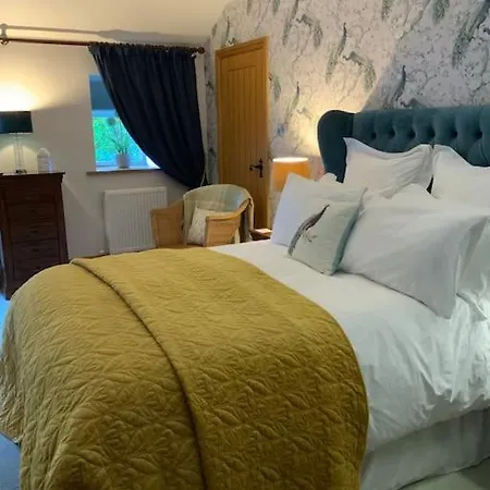 Bees Luxury 5* With Hot Tub