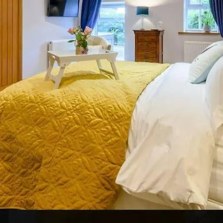 Bees Luxury 5* With Hot Tub Apartamento *