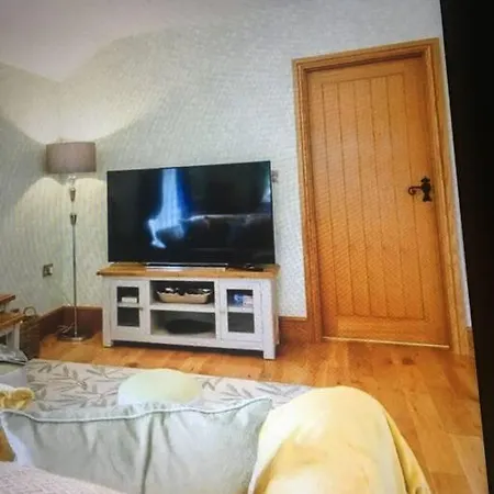 Bees Luxury 5* With Hot Tub *