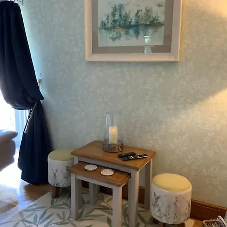 Bees Luxury 5* With Hot Tub Apartamento *